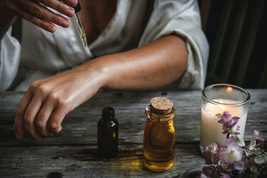 Emu Oil Benefits for Skin: Hydration, Comfort, and Safe Use